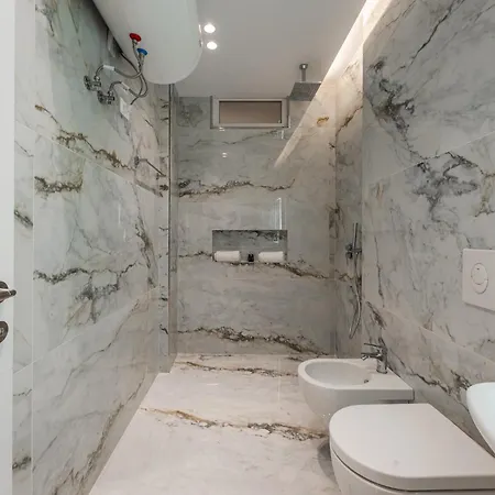 Summer D&a Apartment *