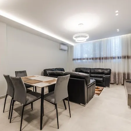 Summer D&a Apartment