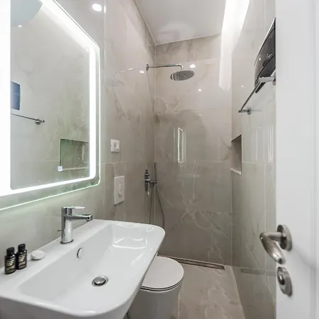 Apartment Summer D&a